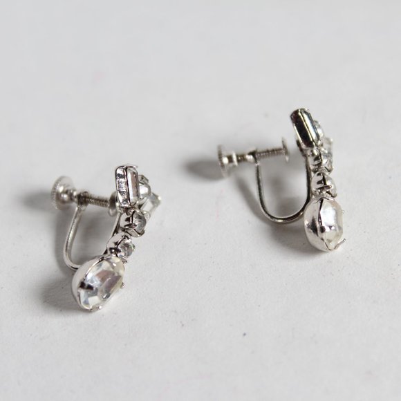 Vintage 1960s Silver-Toned Metal Clear Rhinestone Screw-Back Clip-On Earrings - Picture 3 of 4